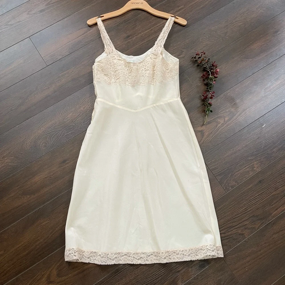 Vintage 1950s lady Lynne lace trim slip dress - Picture 5 of 7
